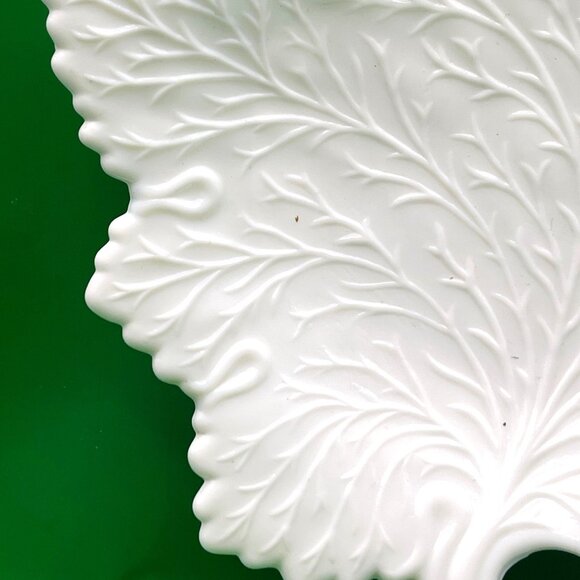 Vintage Fenton Milk Glass Grape Leaf Dish Embossed Sawtooth Edge Mid Century MCM - Picture 8 of 11